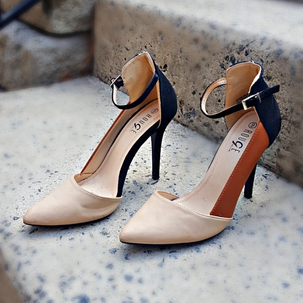 Pointed toe color block heels